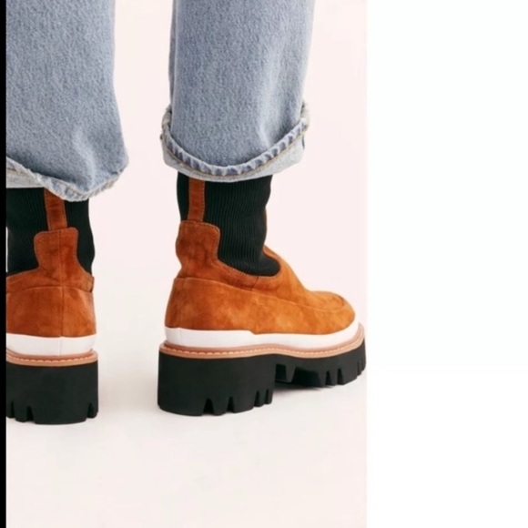 FREE PEOPLE Gee Wawa Ellis Chelsea Boots - Picture 3 of 16